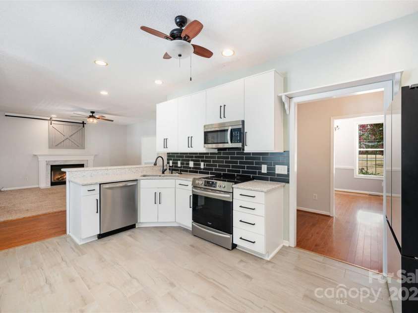 500 Pearl Place Lane, York, SC 29745.  MLS# CAR4284015, YatesRealty ID 2815. 