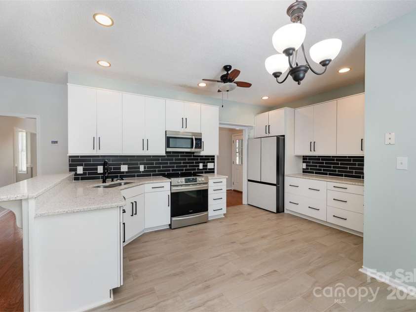 500 Pearl Place Lane, York, SC 29745.  MLS# CAR4284015, YatesRealty ID 2815. 