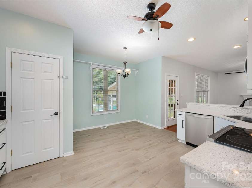 500 Pearl Place Lane, York, SC 29745.  MLS# CAR4284015, YatesRealty ID 2815. 