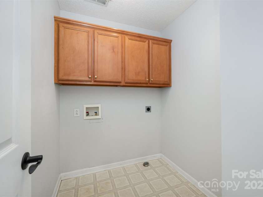 500 Pearl Place Lane, York, SC 29745.  MLS# CAR4284015, YatesRealty ID 2815. 