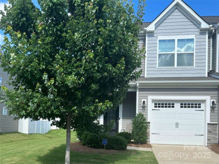 15005 Savannah Hall Drive, Charlotte, NC 28273.  MLS# CAR4272729, YatesRealty ID 28151. 