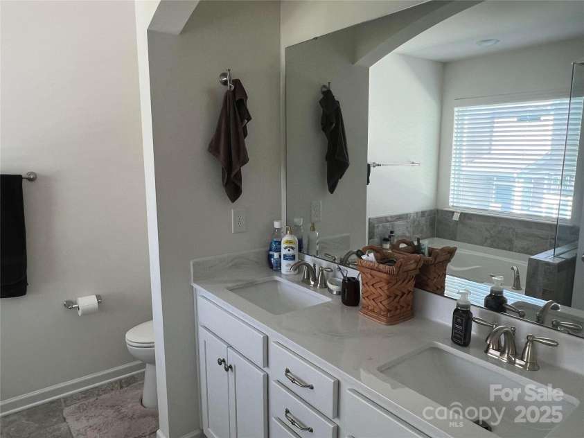 15005 Savannah Hall Drive, Charlotte, NC 28273.  MLS# CAR4272729, YatesRealty ID 28151. 