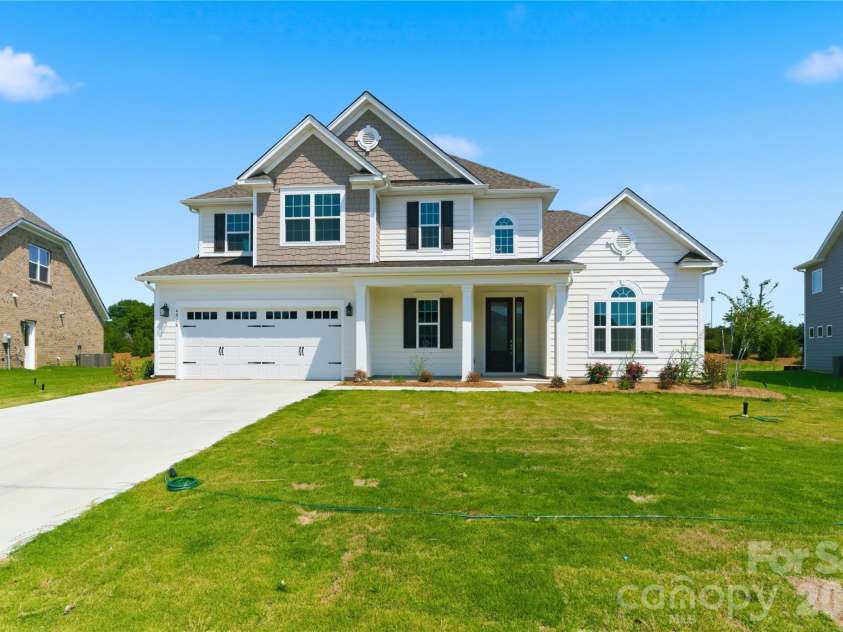 4016 Dahlia Drive, Harrisburg, NC 28075.  MLS# CAR4384479, YatesRealty ID 28151. 