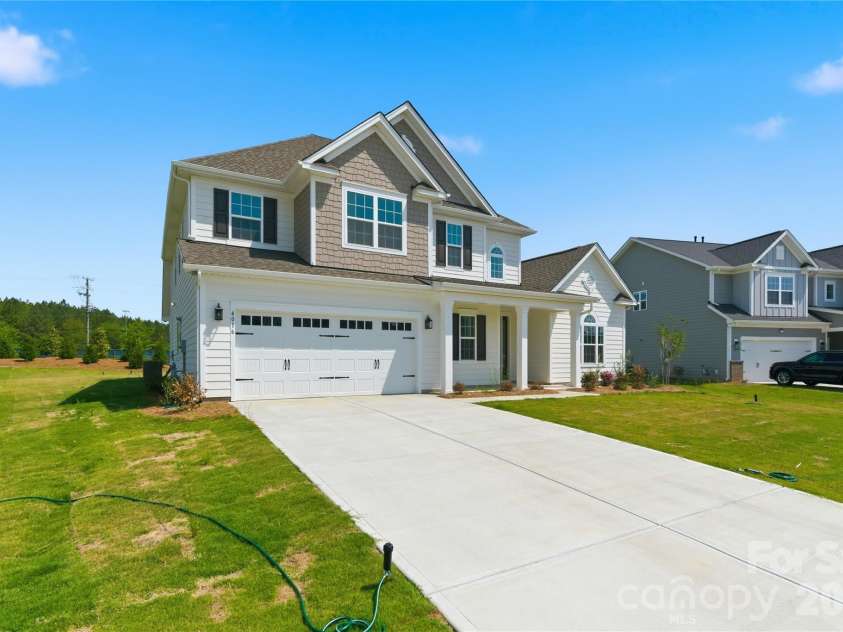 4016 Dahlia Drive, Harrisburg, NC 28075.  MLS# CAR4384479, YatesRealty ID 28151. 
