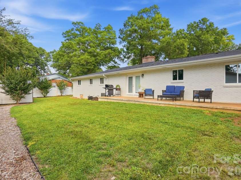 1405 Colony Road, Rock Hill, SC 29730.  MLS# CAR4386794, YatesRealty ID 28152. 