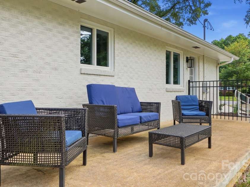 1405 Colony Road, Rock Hill, SC 29730.  MLS# CAR4386794, YatesRealty ID 28152. 