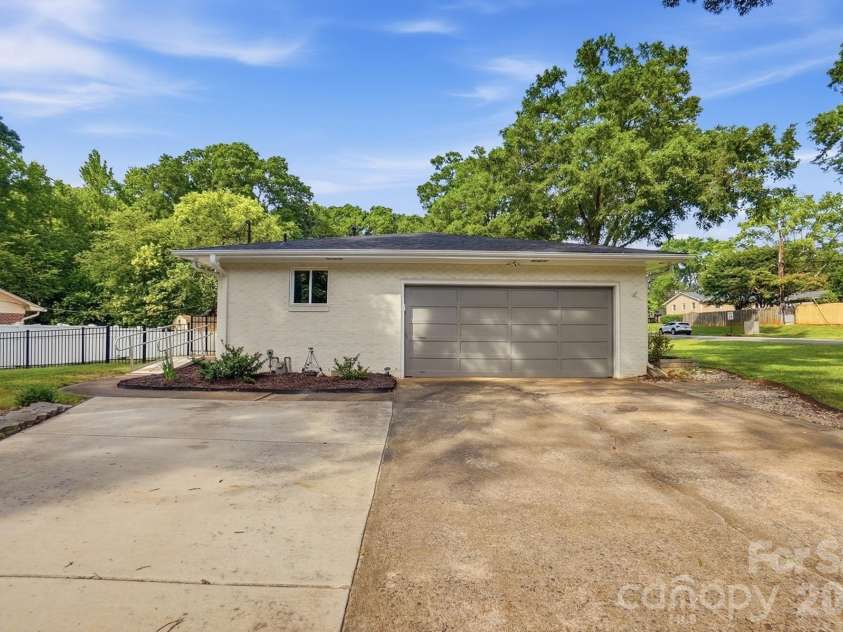 1405 Colony Road, Rock Hill, SC 29730.  MLS# CAR4386794, YatesRealty ID 28152. 