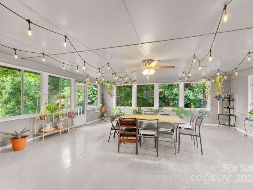 310 25th Avenue, Hickory, NC 28601.  MLS# CAR4273187, YatesRealty ID 28152. 