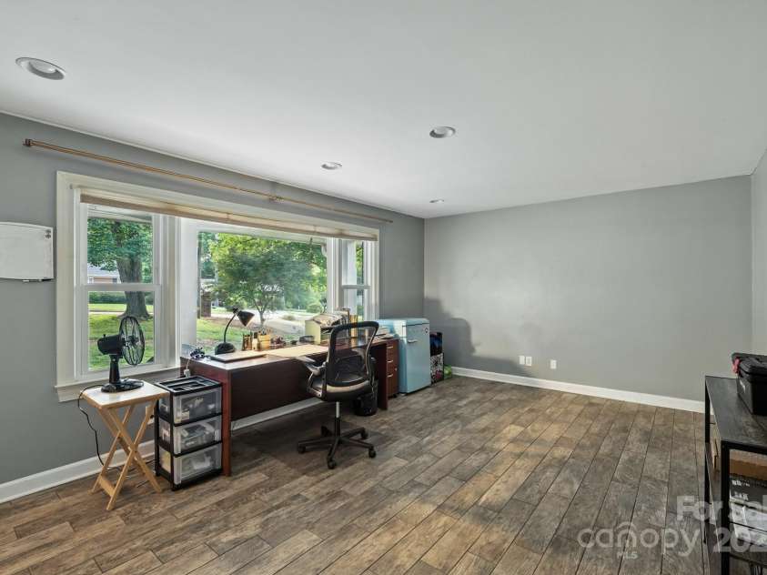 310 25th Avenue, Hickory, NC 28601.  MLS# CAR4273187, YatesRealty ID 28152. 