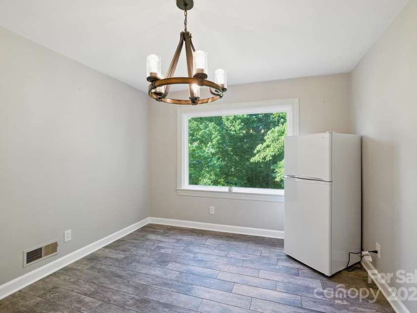 310 25th Avenue, Hickory, NC 28601.  MLS# CAR4273187, YatesRealty ID 28152. 