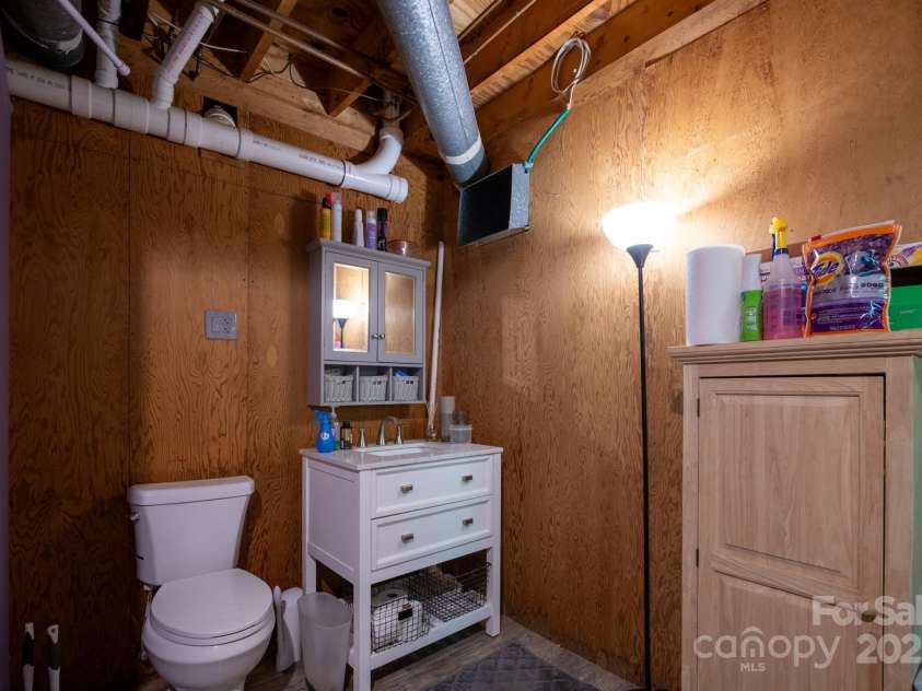 310 25th Avenue, Hickory, NC 28601.  MLS# CAR4273187, YatesRealty ID 28152. 