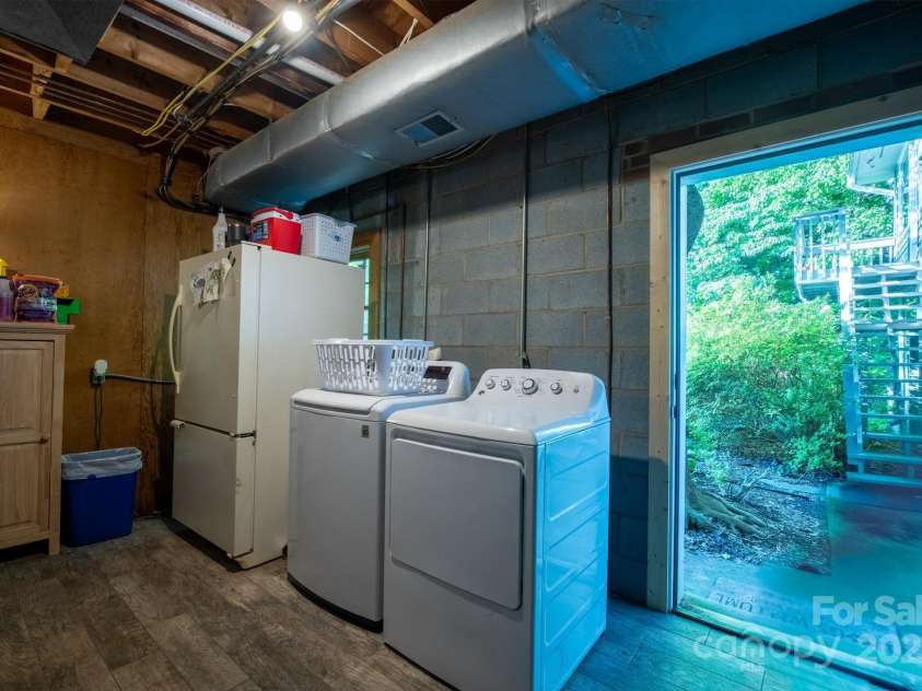 310 25th Avenue, Hickory, NC 28601.  MLS# CAR4273187, YatesRealty ID 28152. 