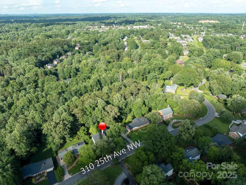 310 25th Avenue, Hickory, NC 28601.  MLS# CAR4273187, YatesRealty ID 28152. 