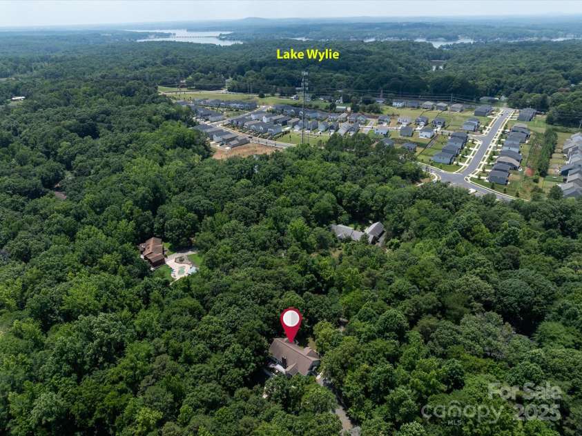 14019 Fountain Lane, Charlotte, NC 28278.  MLS# CAR4275595, YatesRealty ID 28153. 