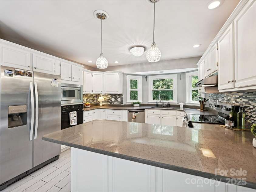 14019 Fountain Lane, Charlotte, NC 28278.  MLS# CAR4275595, YatesRealty ID 28153. 