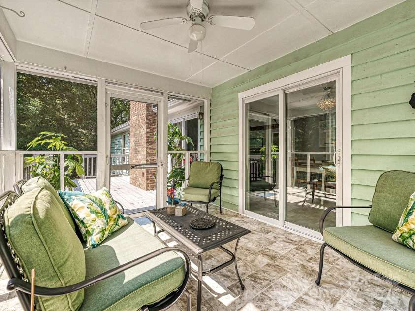 14019 Fountain Lane, Charlotte, NC 28278.  MLS# CAR4275595, YatesRealty ID 28153. 