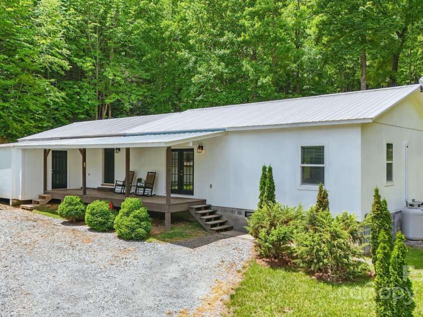 170 Penley Road, Lenoir, NC 28645.  MLS# CAR4265025, YatesRealty ID 28154. Guest House