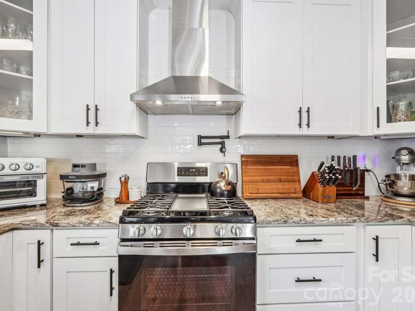 12900 Mccahan Lane, Huntersville, NC 28078.  MLS# CAR4387905, YatesRealty ID 28155. 