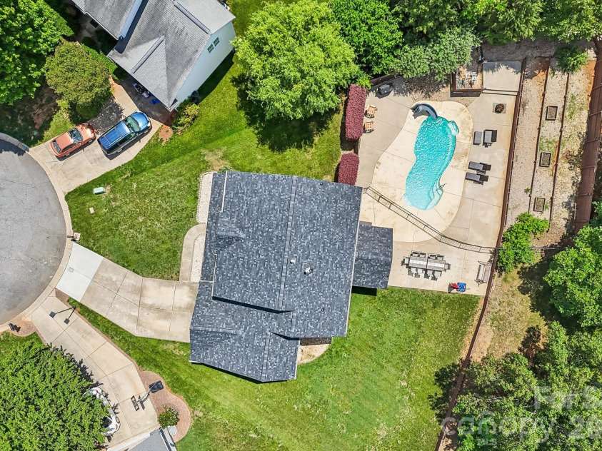 12900 Mccahan Lane, Huntersville, NC 28078.  MLS# CAR4387905, YatesRealty ID 28155. 