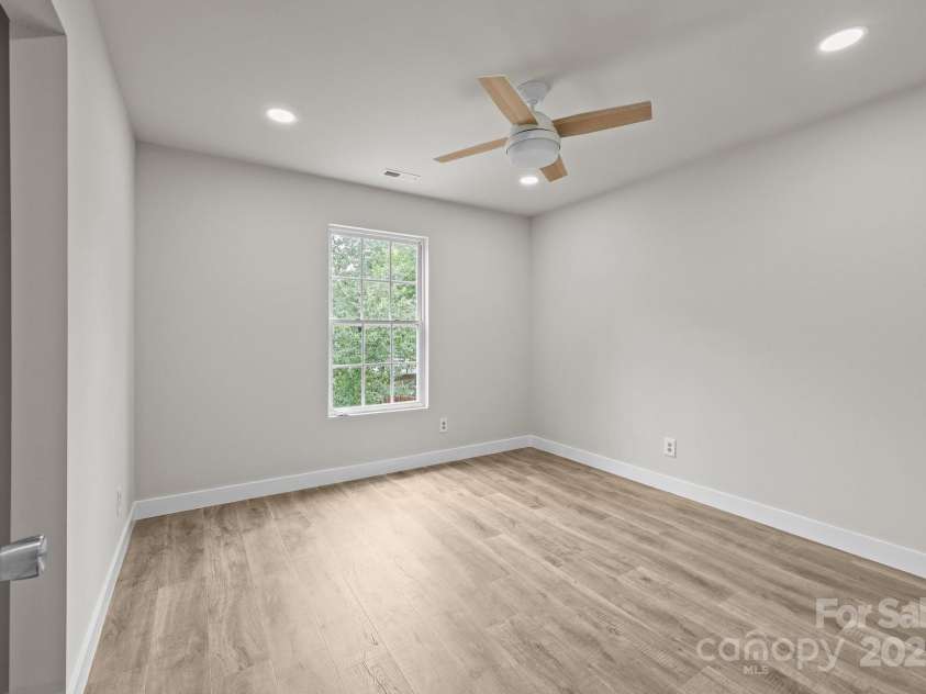 1711 Dunnington Court, Charlotte, NC 28216.  MLS# CAR4277649, YatesRealty ID 28156. 