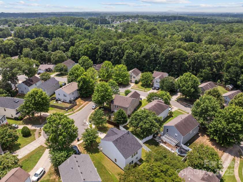 1711 Dunnington Court, Charlotte, NC 28216.  MLS# CAR4277649, YatesRealty ID 28156. 