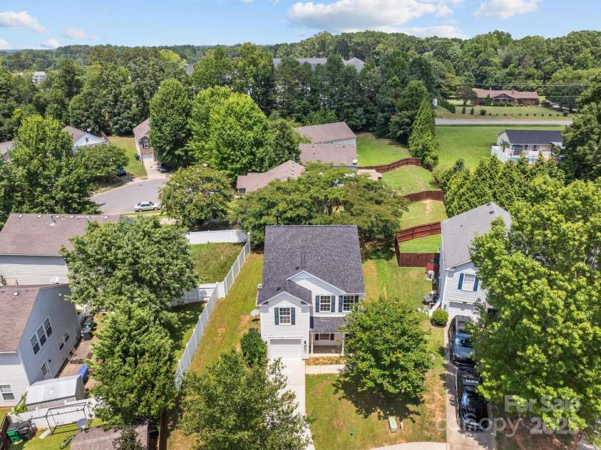 1711 Dunnington Court, Charlotte, NC 28216.  MLS# CAR4277649, YatesRealty ID 28156. 