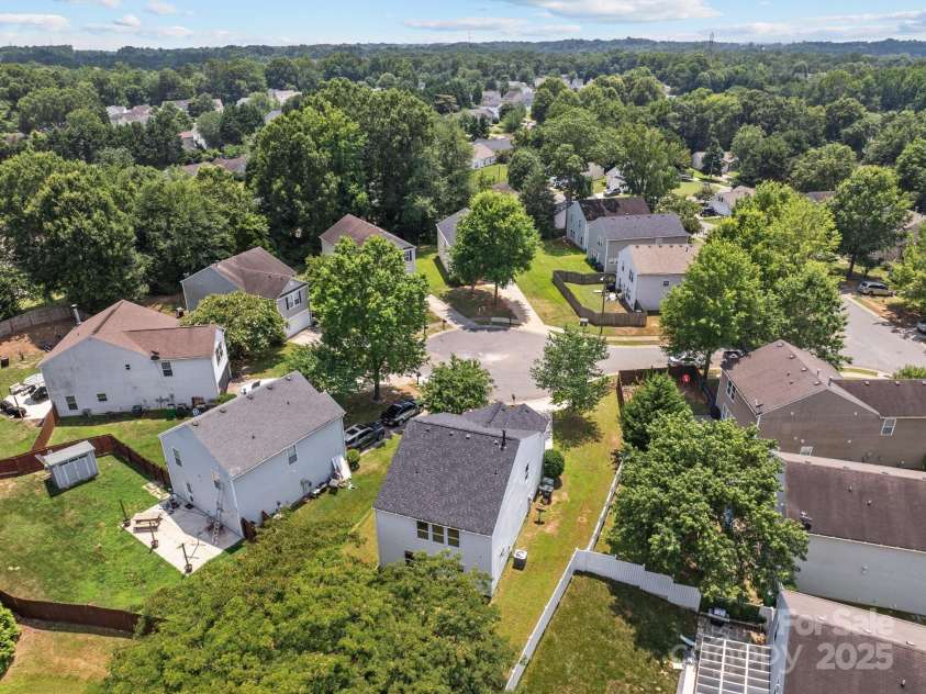 1711 Dunnington Court, Charlotte, NC 28216.  MLS# CAR4277649, YatesRealty ID 28156. 