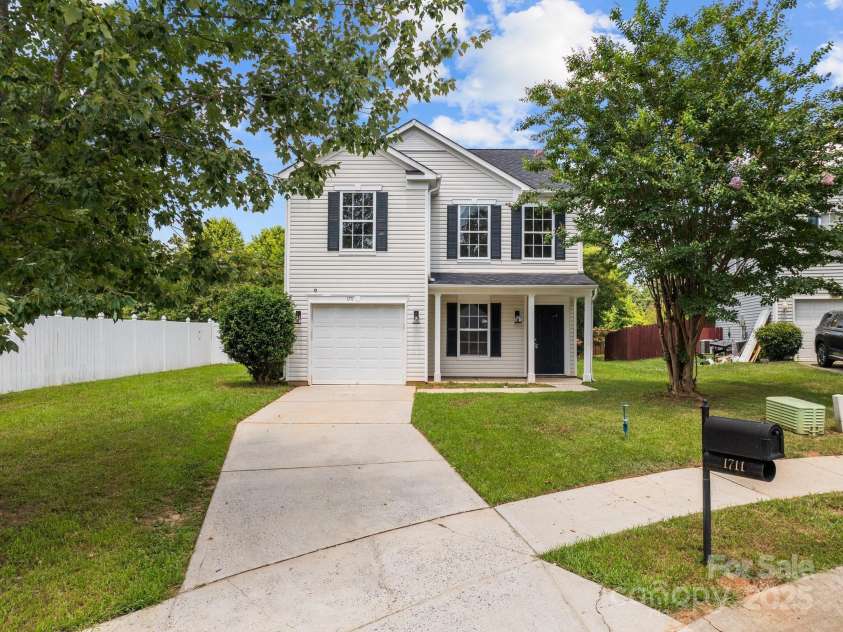 1711 Dunnington Court, Charlotte, NC 28216.  MLS# CAR4277649, YatesRealty ID 28156. 