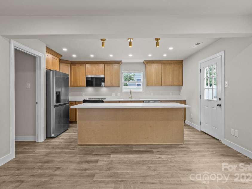 1711 Dunnington Court, Charlotte, NC 28216.  MLS# CAR4277649, YatesRealty ID 28156. 