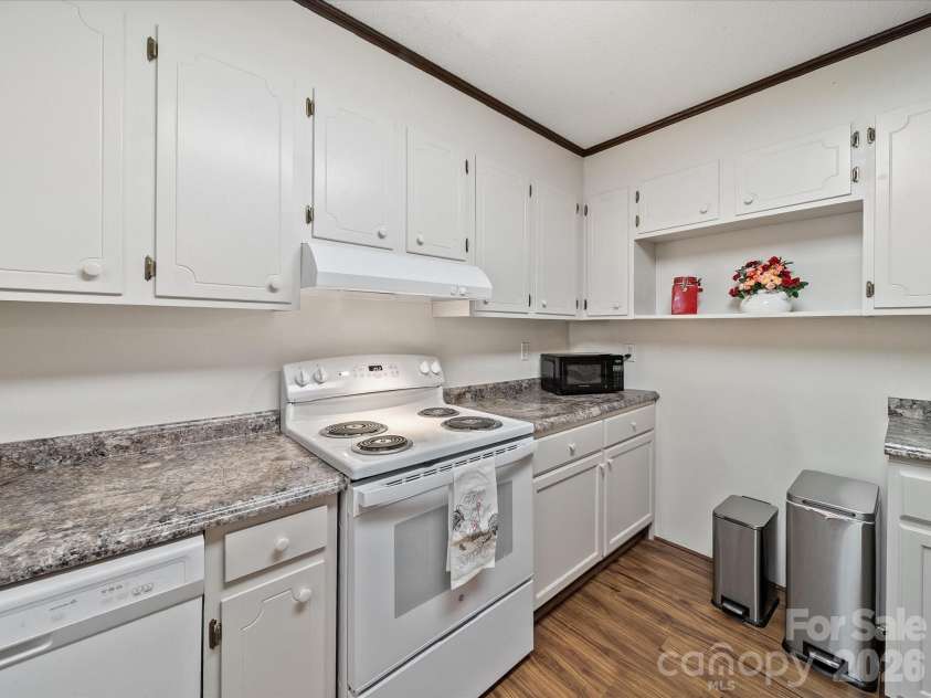 3510 Flint Drive, Statesville, NC 28677.  MLS# CAR4370071, YatesRealty ID 28156. 