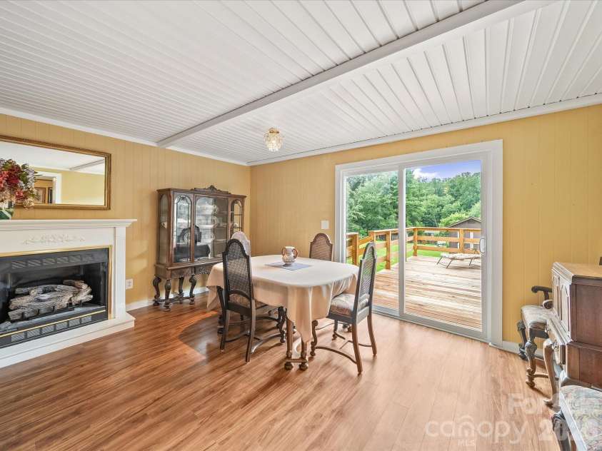 3510 Flint Drive, Statesville, NC 28677.  MLS# CAR4370071, YatesRealty ID 28156. 