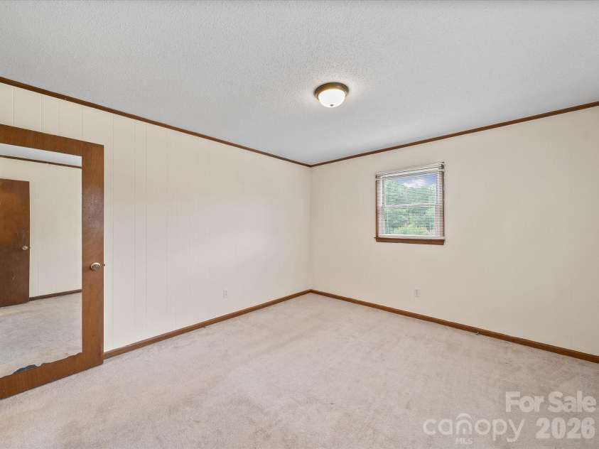 3510 Flint Drive, Statesville, NC 28677.  MLS# CAR4370071, YatesRealty ID 28156. 