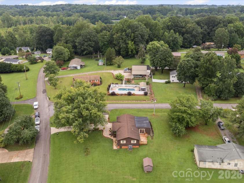3510 Flint Drive, Statesville, NC 28677.  MLS# CAR4370071, YatesRealty ID 28156. 