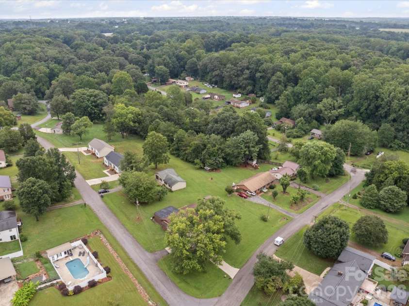 3510 Flint Drive, Statesville, NC 28677.  MLS# CAR4370071, YatesRealty ID 28156. 