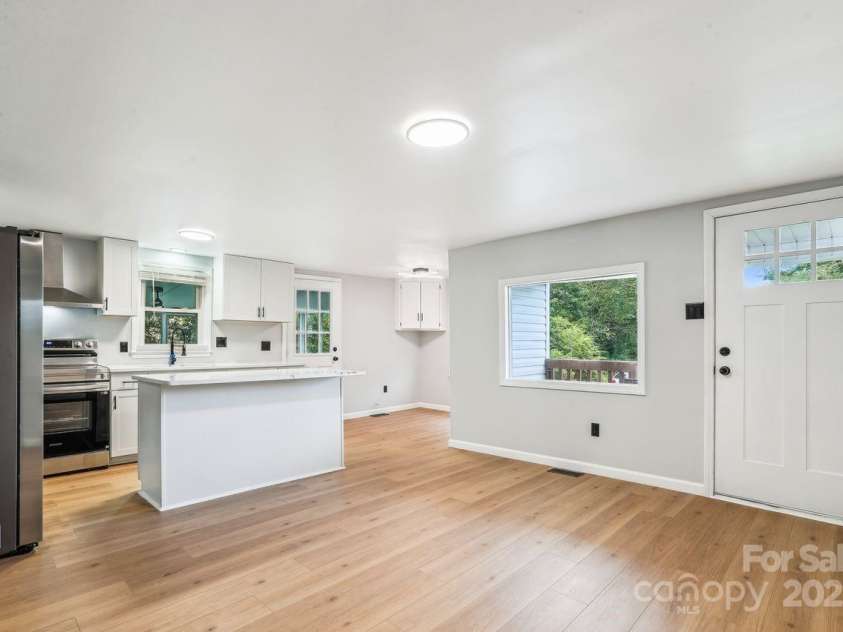 201 Hoyle Circle, Gastonia, NC 28052.  MLS# CAR4277827, YatesRealty ID 28157. 