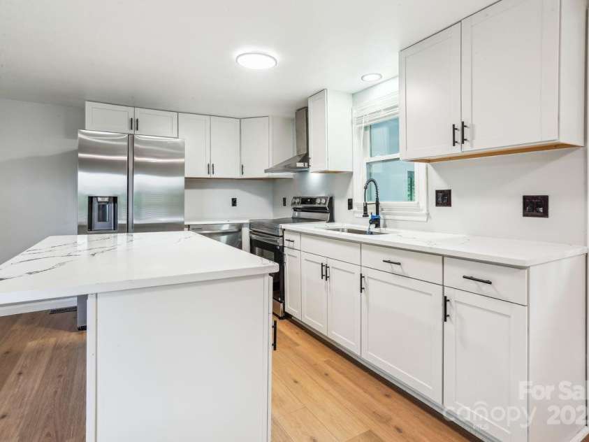 201 Hoyle Circle, Gastonia, NC 28052.  MLS# CAR4277827, YatesRealty ID 28157. 