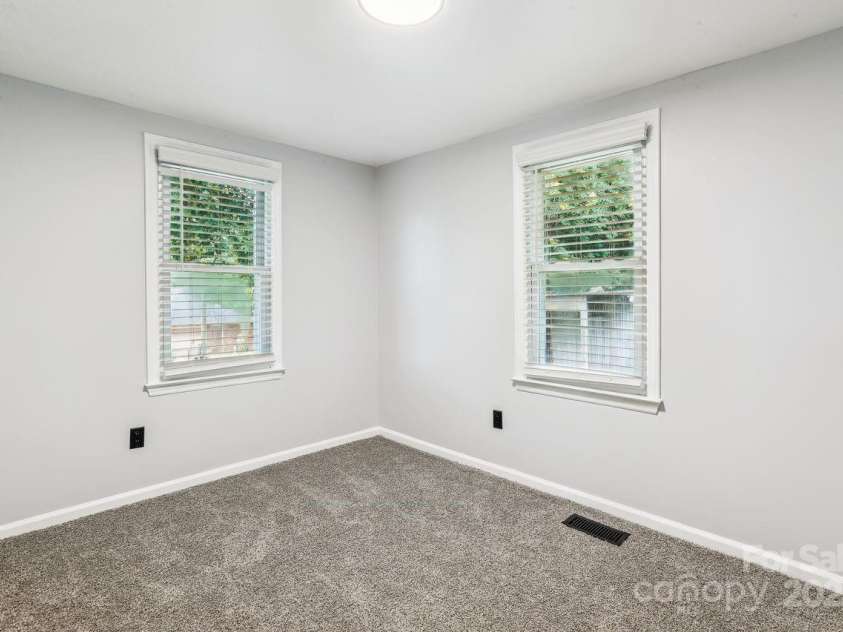 201 Hoyle Circle, Gastonia, NC 28052.  MLS# CAR4277827, YatesRealty ID 28157. 