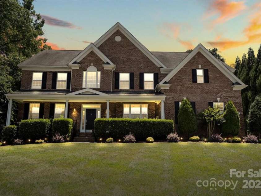 110 Isle Run Drive, Mooresville, NC 28117.  MLS# CAR4269244, YatesRealty ID 28158. 