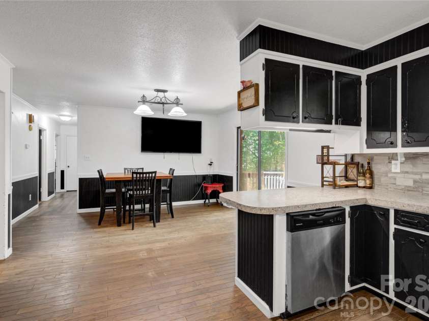 7065 Fieldcrest Lane, Denver, NC 28037.  MLS# CAR4365265, YatesRealty ID 28159. Kitchen 