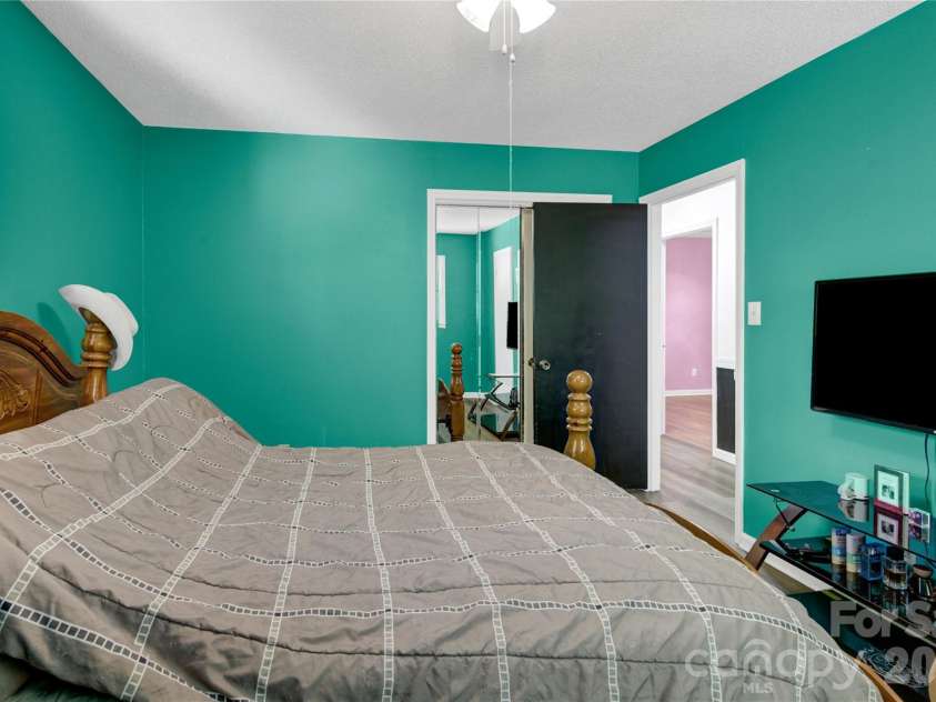 7065 Fieldcrest Lane, Denver, NC 28037.  MLS# CAR4365265, YatesRealty ID 28159. Primary Bedroom