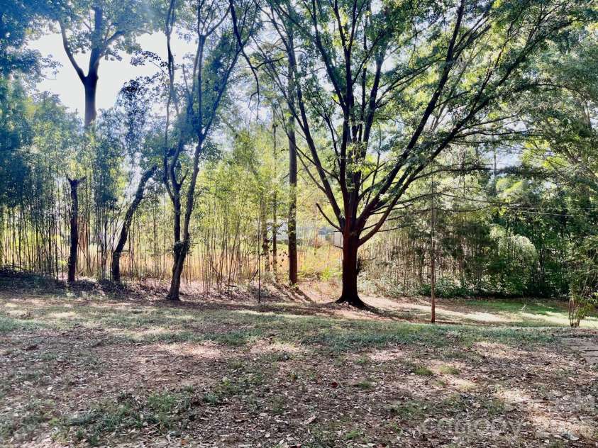 7065 Fieldcrest Lane, Denver, NC 28037.  MLS# CAR4425740, YatesRealty ID 28159. 