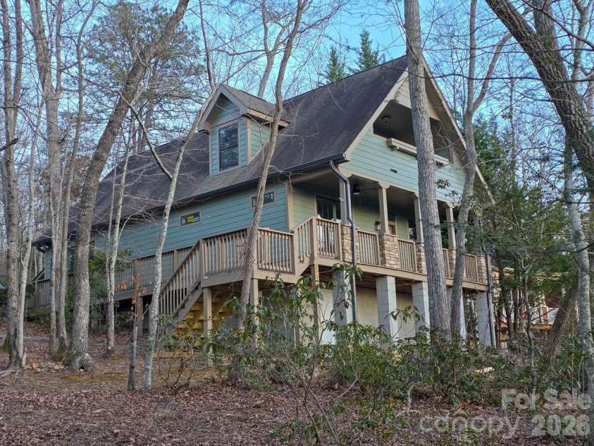 10 McMurray Lane, Black Mountain, NC 28711.  MLS# CAR4333892, YatesRealty ID 2816. Beautful Moutain Home Setting