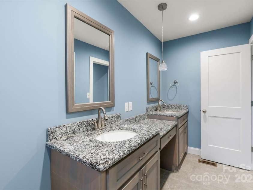 131 Thrift Circle, Landrum, SC 29356.  MLS# CAR4222865, YatesRealty ID 2816. 