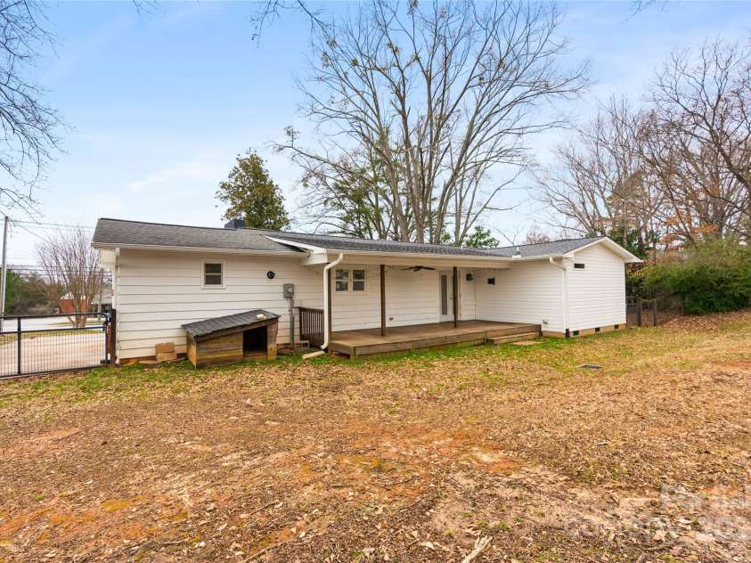 131 Thrift Circle, Landrum, SC 29356.  MLS# CAR4222865, YatesRealty ID 2816. 