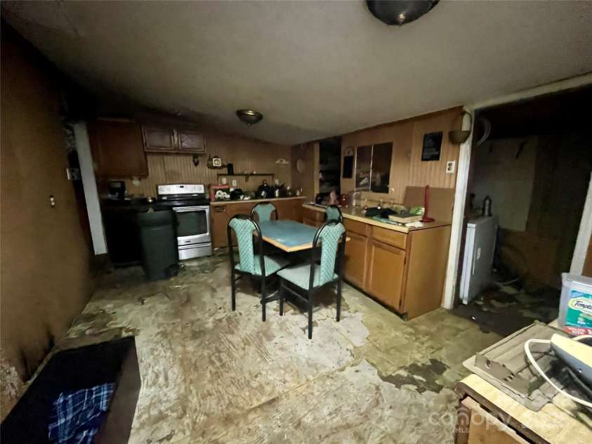 608 Crowders Creek Road, Gastonia, NC 28052.  MLS# CAR4309911, YatesRealty ID 2816. 