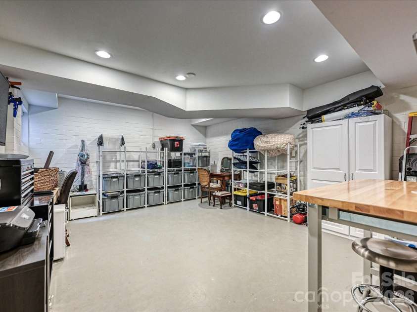 327 Whitestone Road, Charlotte, NC 28270.  MLS# CAR4384036, YatesRealty ID 28160. 