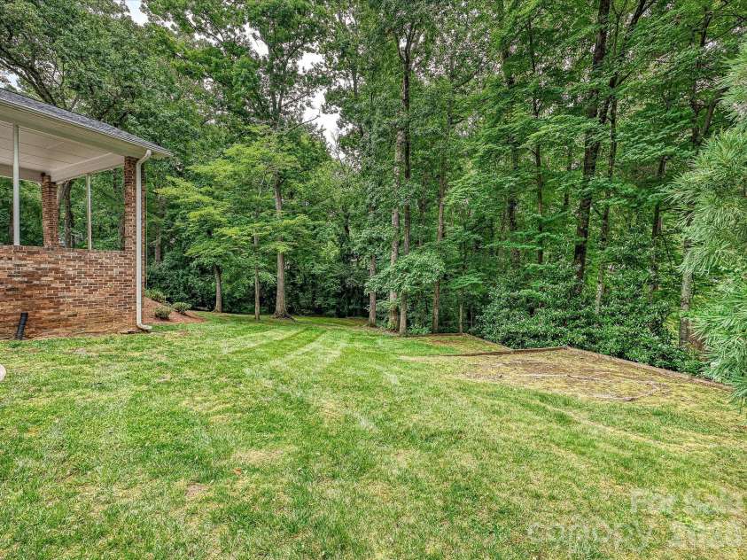 327 Whitestone Road, Charlotte, NC 28270.  MLS# CAR4384036, YatesRealty ID 28160. 