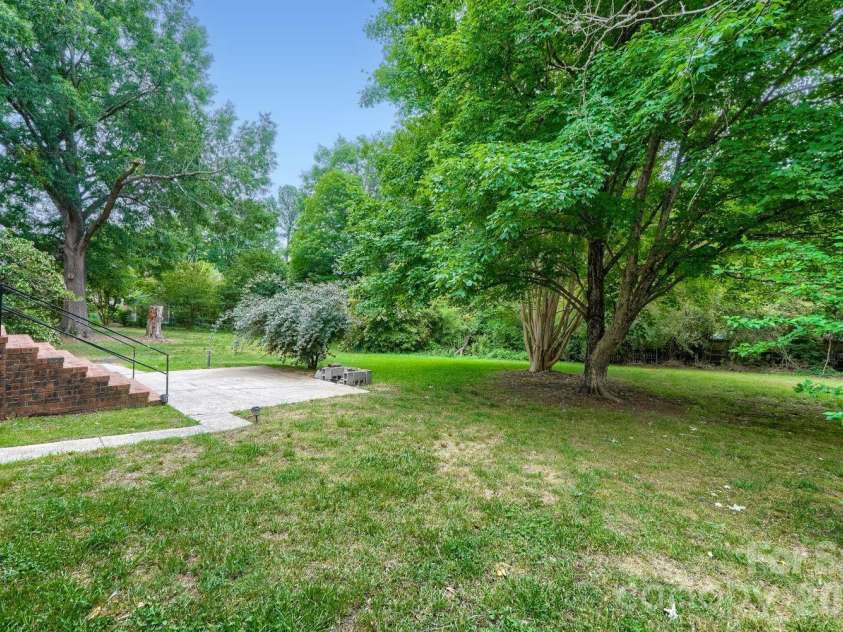 1628 Bonnie Lane, Charlotte, NC 28213.  MLS# CAR4365684, YatesRealty ID 28161. 