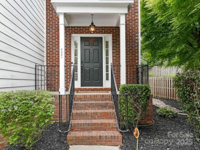 2021 Sablewood Drive, Charlotte, NC 28205.  MLS# CAR4279995, YatesRealty ID 28161. 