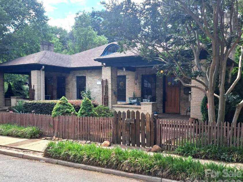 204 Shaver Street, Salisbury, NC 28144.  MLS# CAR4384976, YatesRealty ID 28162. 